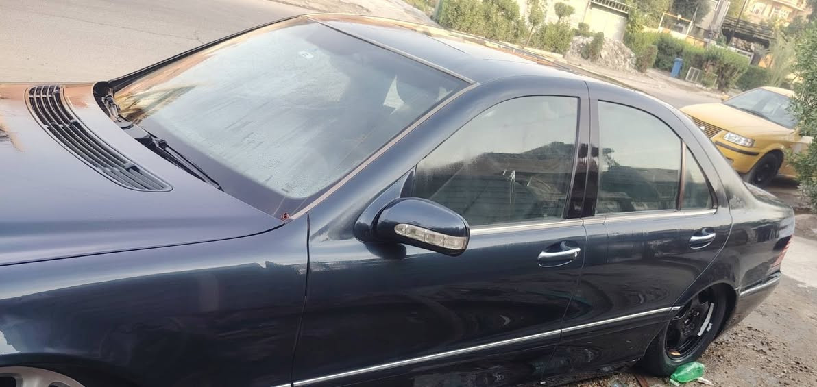 سلام عليكم عندي مارسيدس غواصه معلايه مسجله ٢٠١٣ بالسنويه وارد يابان السياره متروكه صار سنه وهسه عرضتها للبيع اللون نيلي السياره مابيها اي صبغ هذا الرقم بي واتساب *********** بغداد الشعب  عرضتها لان ضايفت ع فلوس سعرها ٦٥ وبيها مجال
