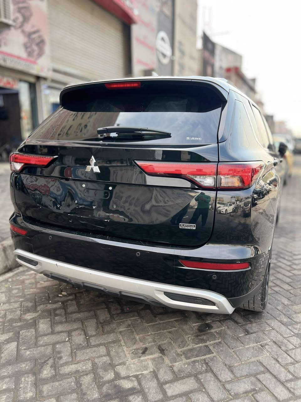 للبيع ميتسوبيشي أوتلاندر SEL فول موصفات 
تو كلر 
موديل 2024، سيارة 
بدون رقم تترقم أي محافظة 
دفع رباعي
ماشيه 18،000ميل
امريكي صوره حادث على وتساب 
اي استفسار رقم صاحب السيارة 
هاتف 📞 ***********
