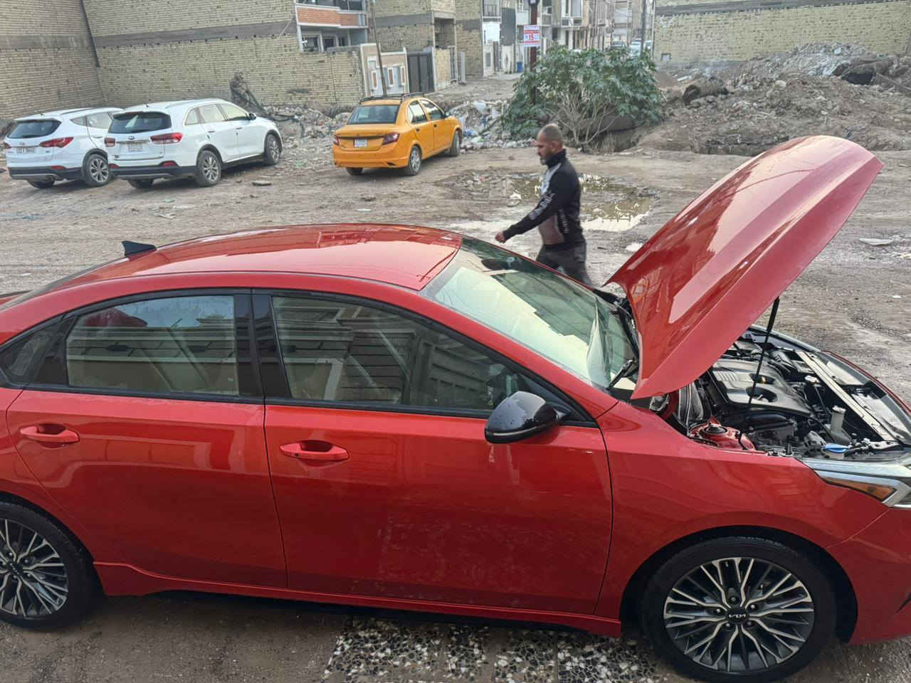 السلام عليكم فورتي جيتي لاين 2023 مشمشي مميز حادث جاملغ وبنيد بيهه تبديل لغد وشاصي شركه شرط بلاد ماشيه 12 الف ميل العنوان بغداد الكاظمية *********** السعر ١٤٠ وبيهة مجال
