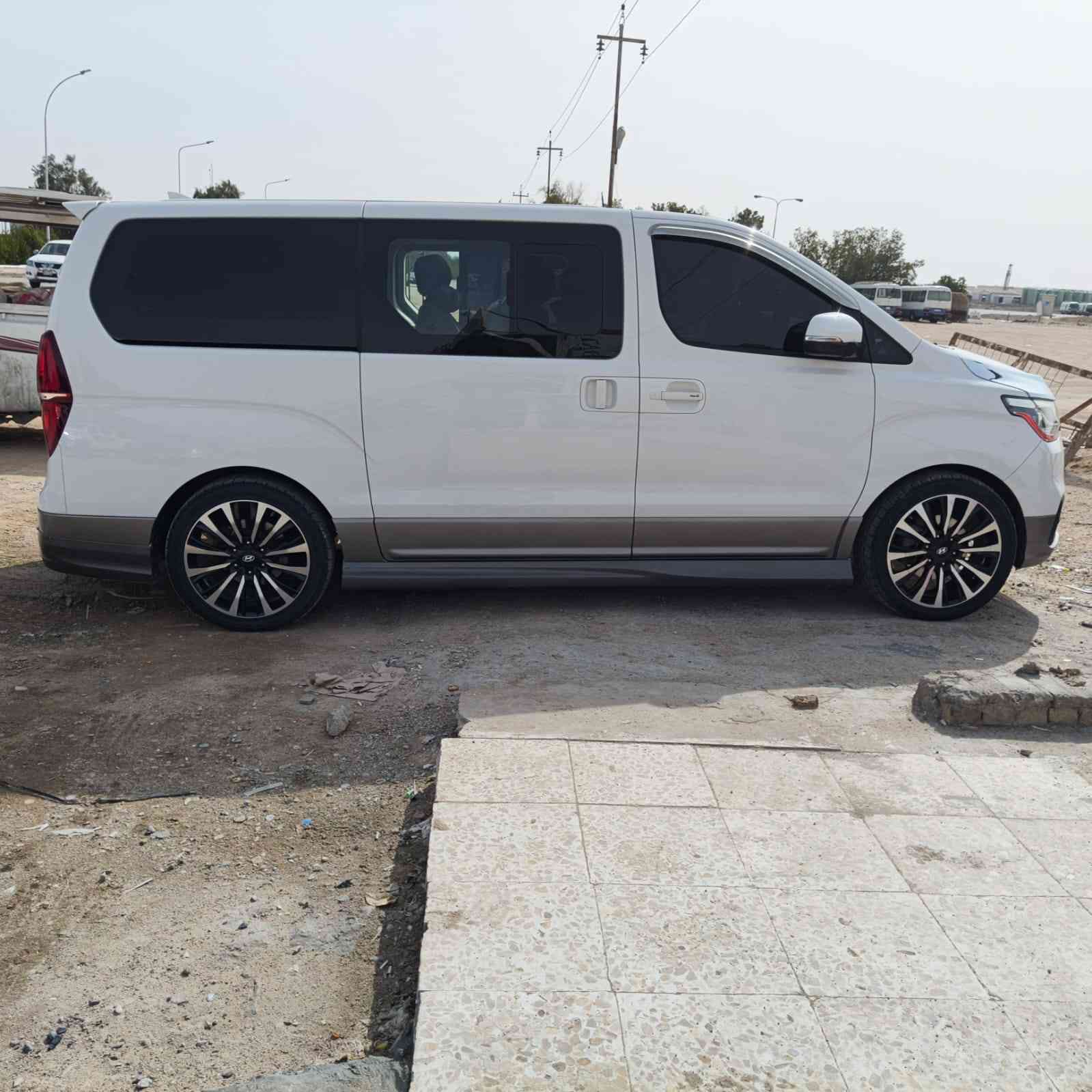 سلام عليكم
ستاركس. Vip
2024   رقم  دولي. باسمي  سياره محدثه  رياضي  داخل وخارج  ويل 20. تنتات 
***********
