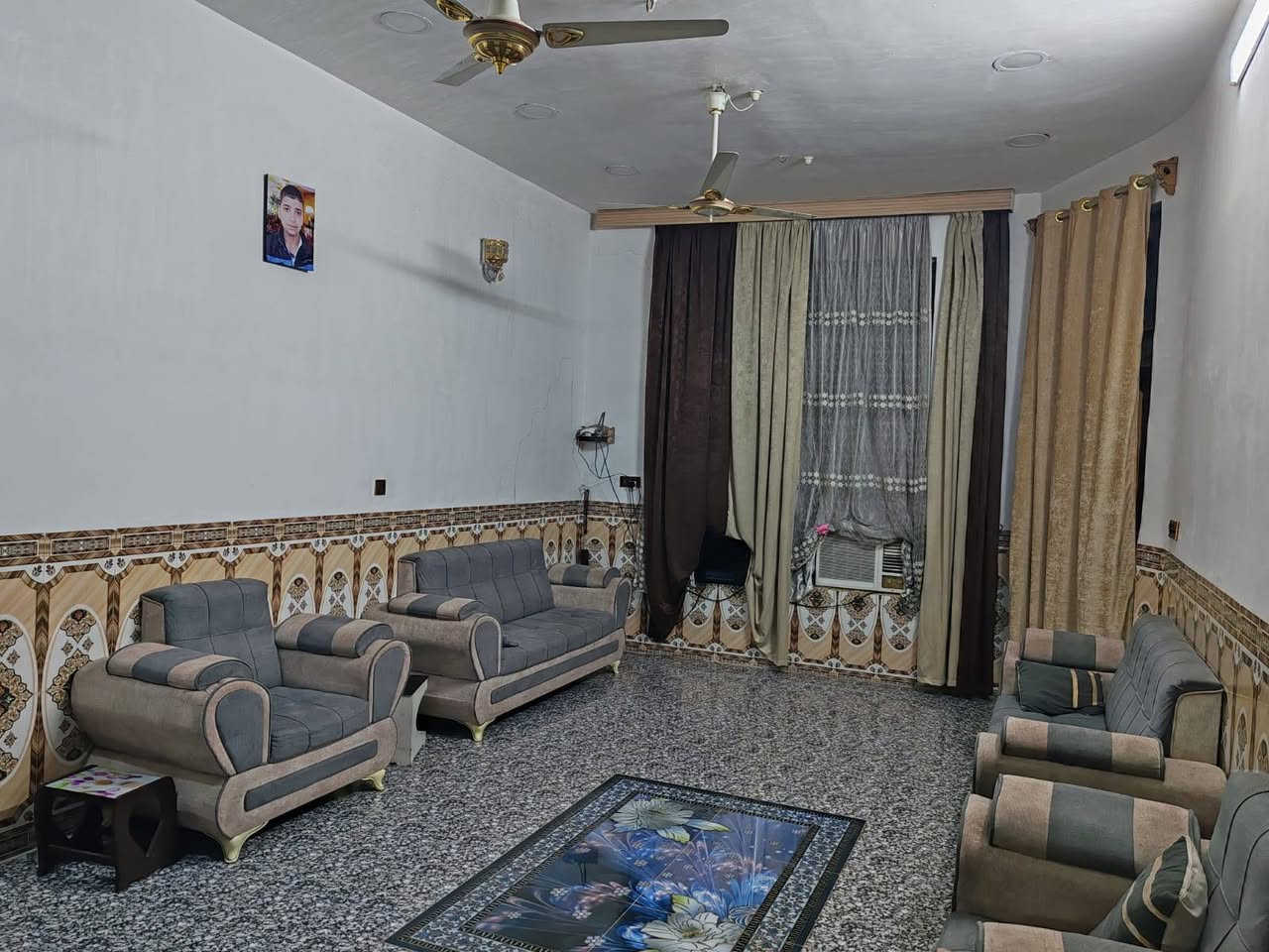 دار في ابومنيصير عرب عباس قريب ع شارع العام
مساحه ١٨٠ متر
يحتوي على غرفتين نوم +حمام داخلي+ مطبخ +
استقبال
للستفسار الاتصال ع رقم *********** +***********
علمن ان دار زراعي
