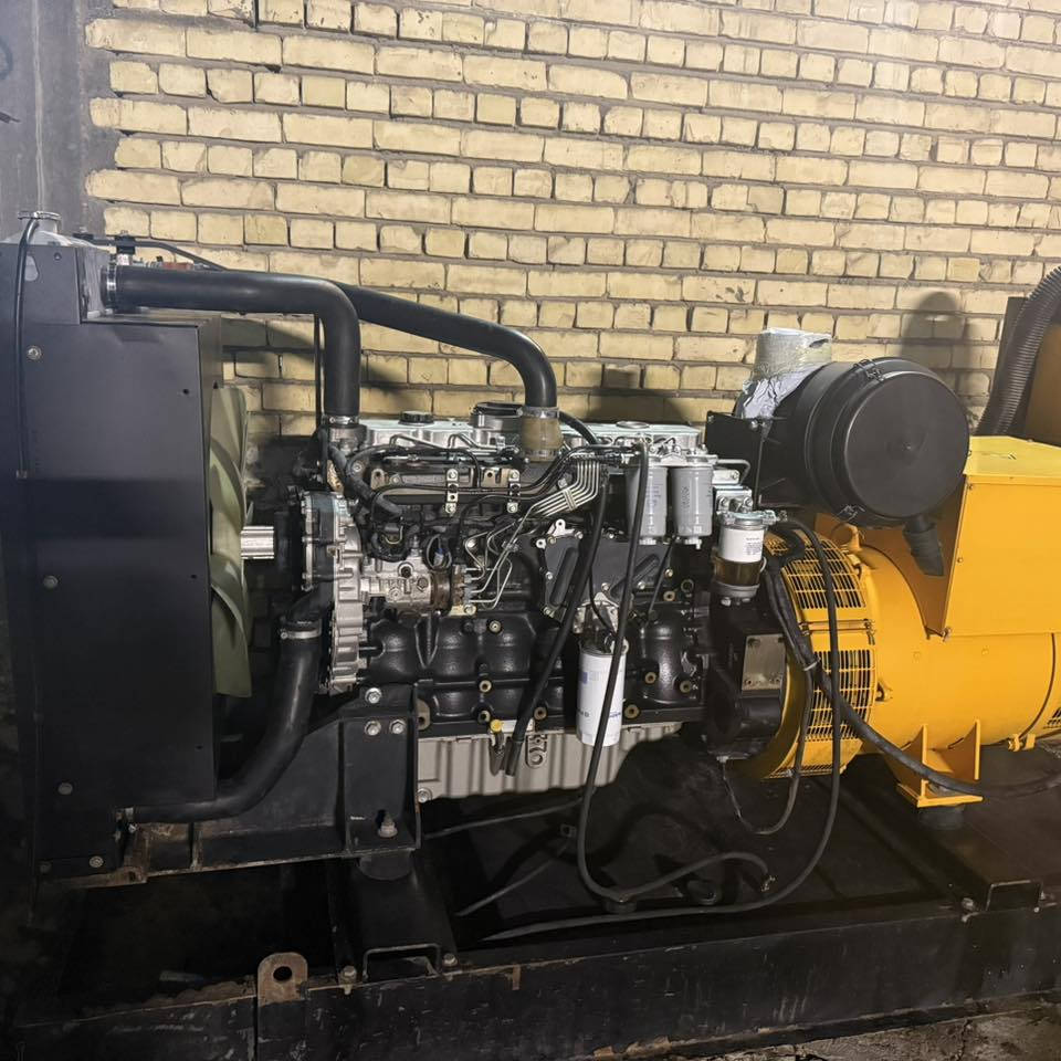 للبيع بيركنز 200 كيفي 
المجد الذهبي بدون كاتم 
لا صرف ولا تبخير مشتغله 6000 ساعه 
للاستفسار ***********
