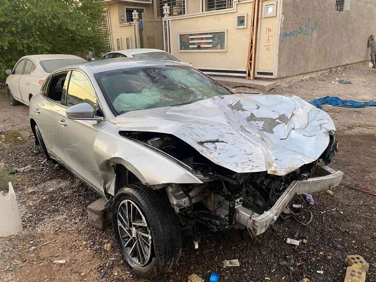 سلام عليكم خوان للبيع ازيره 2023 رقم بغداد تحويل مباشر السياره غاز فول مواصفات واحد على واحد السياره سابقآ مكفوله وحالين متضرره وتنباع على وضعها العنوان بغداد حي النصر رقم الهاتف ***********
