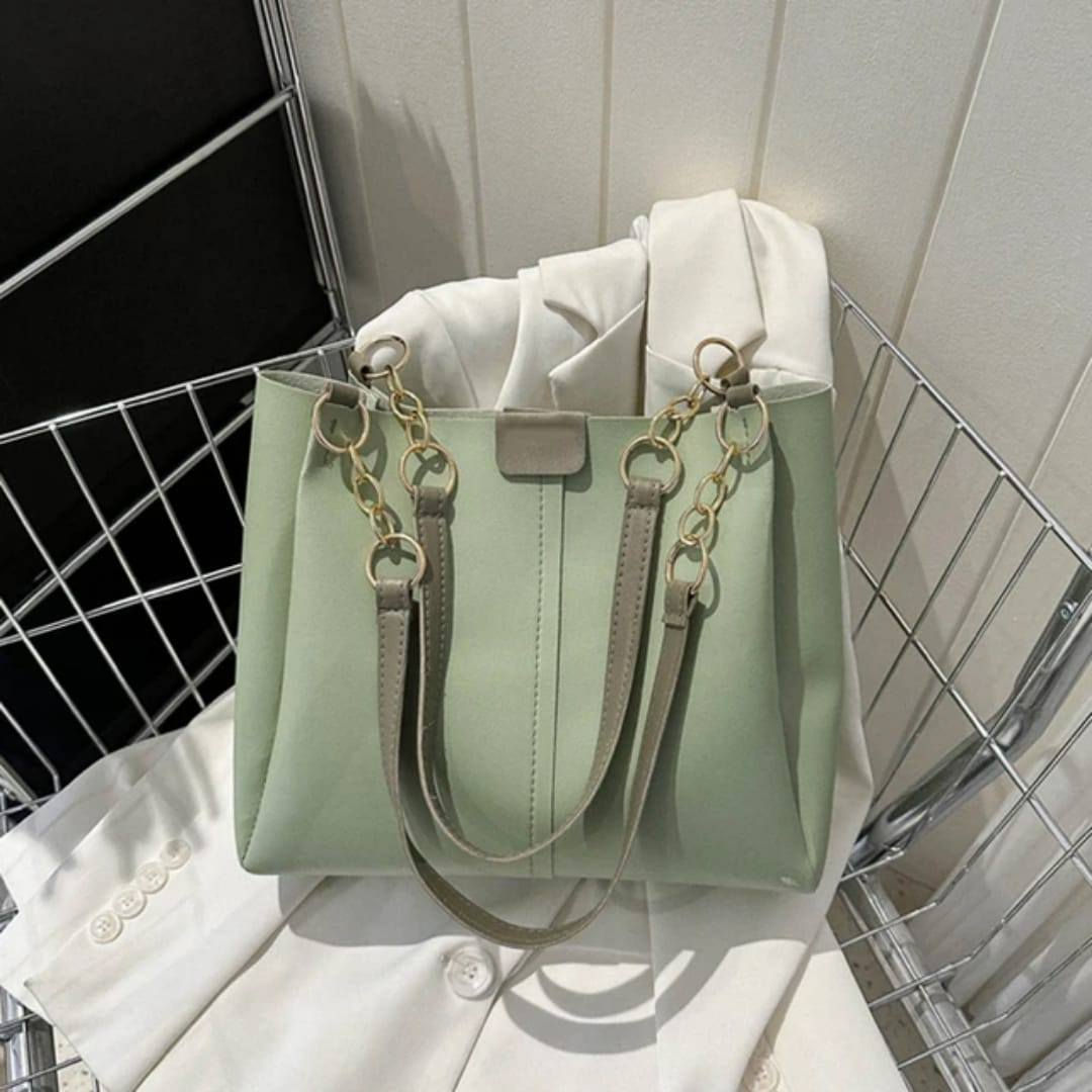 👜 حقائب نسائية (جنط): 442 قطعة (موديلات وألوان متنوعة).

⌚ ساعات نسائية: 230 قطعة (قمة في الأناقة).

🕶️ نظارات شمسية: 187 قطعة (أحدث موديلات الموسم).

🎁 بكجات هدايا: 22 بكج جاهز (فخامة تبيض الوجه).

العدد الإجمالي: 881 قطعة مميزة.

📍 البضاعة جاهزة للمعاينة والاستلام.

📞 للاستفسار عن السعر لكامل للشروة 

التواصل على الرقم/***********
