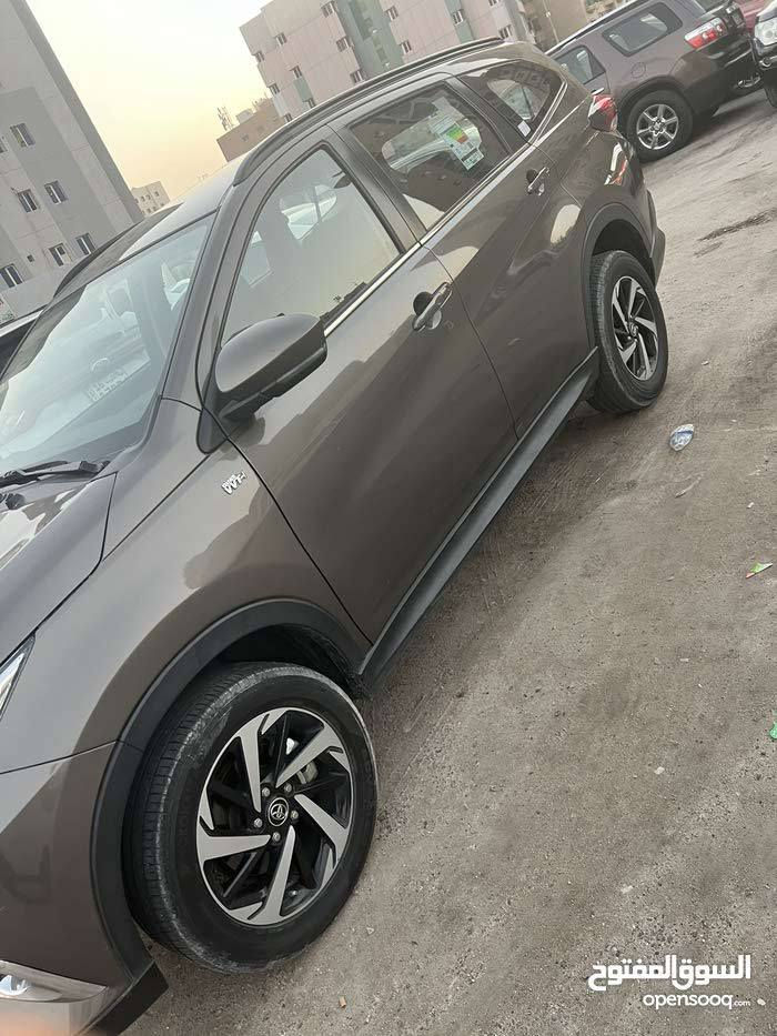 تيوتا راش موديل 23 وارد خليجي بيها صبغ تجميلي جاملغين والبنيد  تجميلي 7 راكب ماشيه100 قابل للزيادة رقم بصره انكليزي باسمي السعر 185 وبيها مجال للاستفسار الاتصال او واتساب *********** البصرة, العراق
