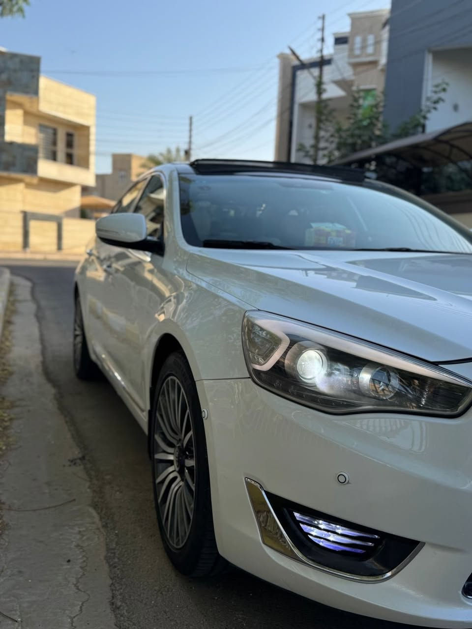 السلام عليكم
كادنزه موديل 2015. فول مواصفات 
رقم بغداد 
موجود سونار مرفق بالصور
ميحتاج احجي على مواصفات 
معروفه كدام العين 
مكان السياره في الانبار الرمادي 

السياره ترهم مراوس حسب القناعه 
الاستفسار على الرقم 
***********
