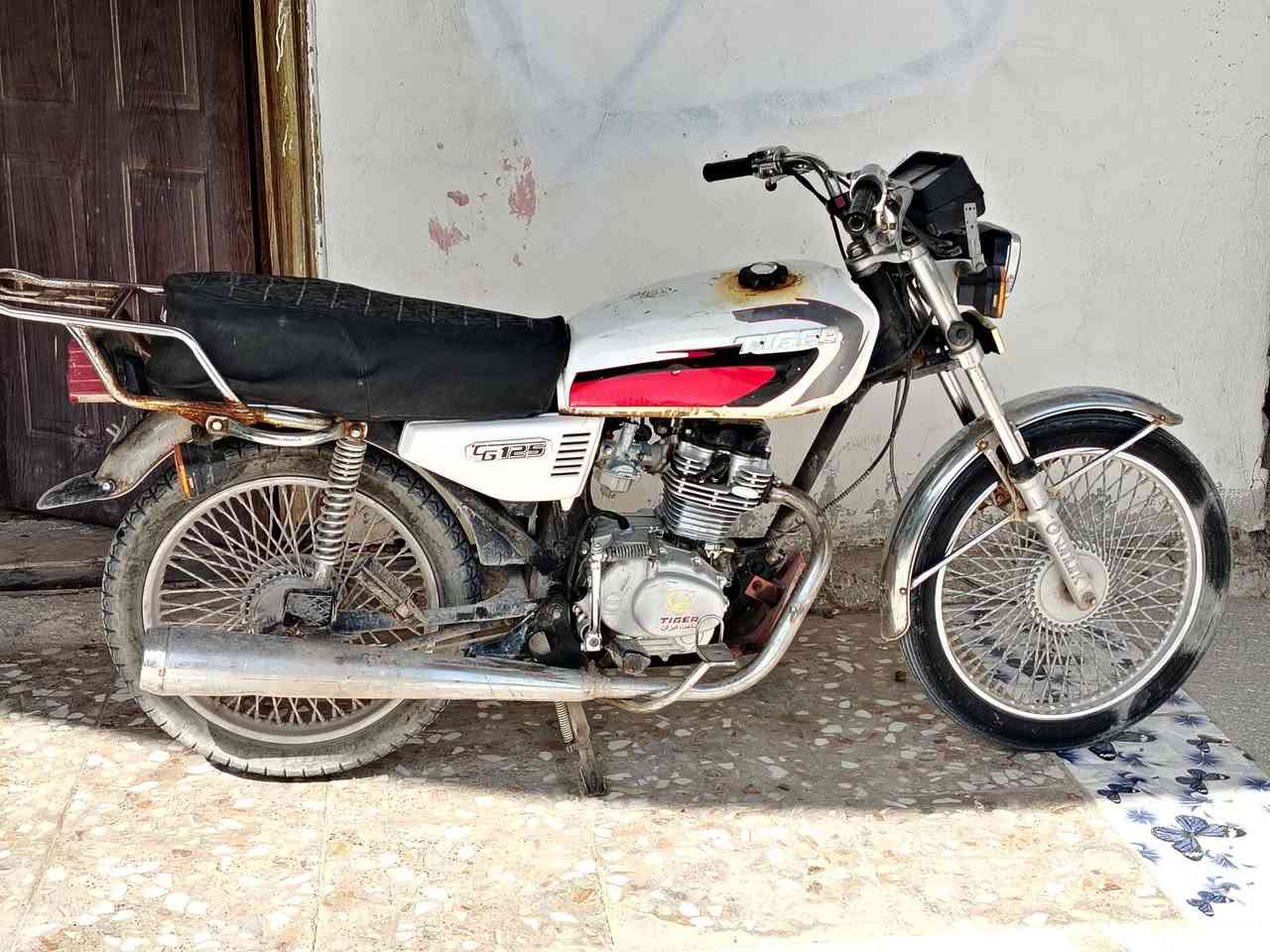 السلام عليكم للبيع دراجة أربعة كير تايكر موديل 2020 أوراق أصولي الدراجة حلوه أو نظيفة كهربائيته شغلة دراجة خير من الله السعر 320أوبيهة مجال رقم الهاتف *********** المكان النجف الاشرف الحيدرية خان نص عمود 537
