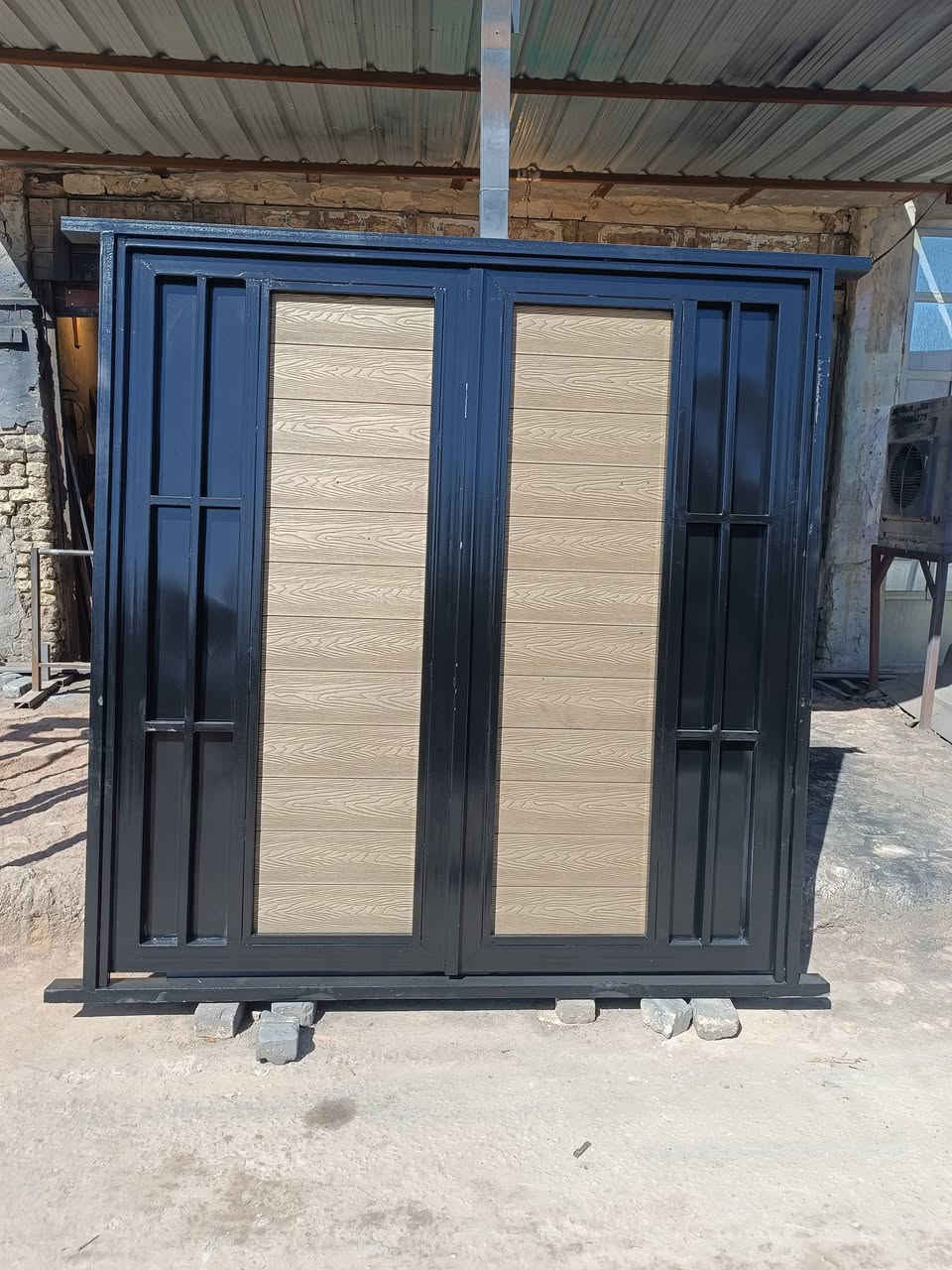 علي داود الحداد لعمل كافة أنواع الحداده وبأسعار مناسبة ومن الله التوفيق
***********
