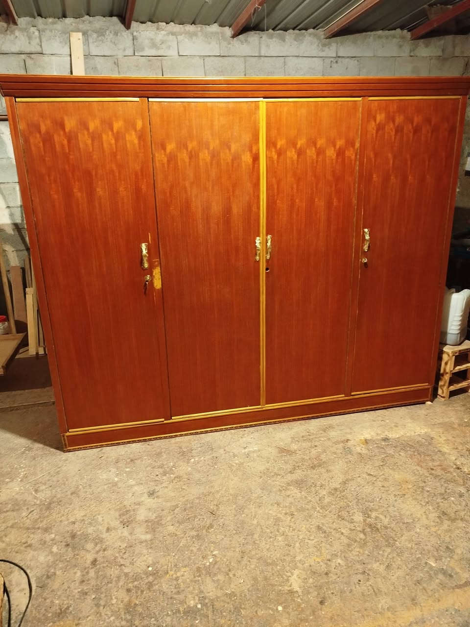 كنتور للبيع حطاطه شرط النضافه والخشب الثقيل 4بوب السعر المطلوب ٢٧٠ وبي مجال مع نقل وشد


**إذا كنت صاحب هذا الإعلان وتريد حذفه لأي سبب، رجاءا أرسل رسالة إلى الدعم الفني**