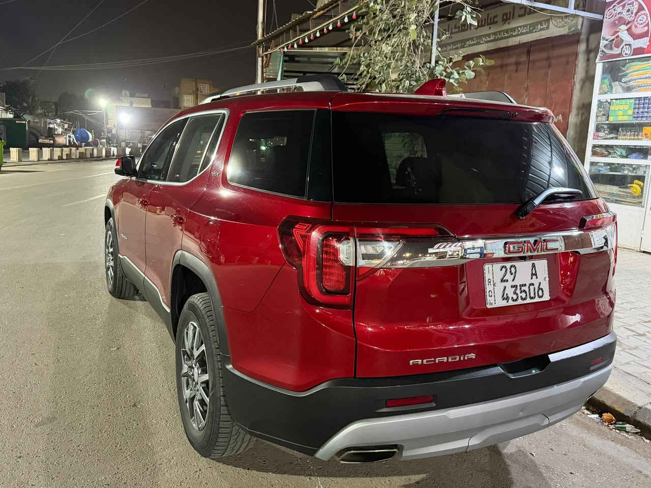 السلام عليكم اكاديا  موديل ٢٣ حادثها كما موضح بالصور ٤ سلندر ٧ راكب كشناتها سياحيه رقم واسط مشروع وطني السياره ماشيه ٩٠ الف كيلو جنطه كهرباء رادار امامي جانبي كشنات جلد مشن السائق كهرباء السياره بالكوت مركز المدينه ***********
