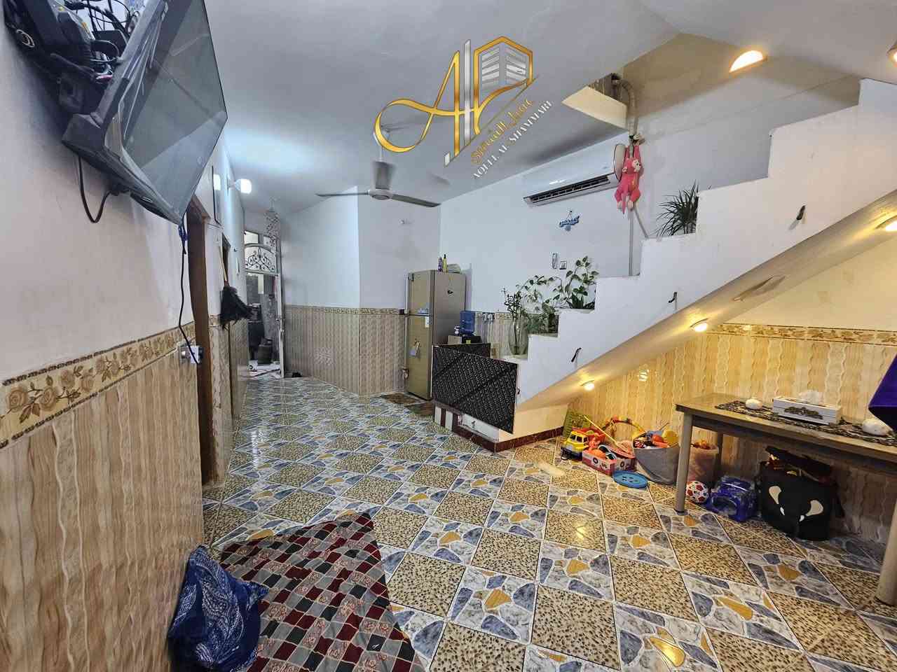 بيت للبيع بالمسيب – حي المرتضى قريب جدا ع شارع العام 
المساحة: 100 متر
السند: زراعي 25

مواصفات الدار:
* غرفة نوم
* استقبال
* صالة
* مطبخ
* مجاميع صحية

( البناء بلوك ) والسقف صب كونكريت 

السعر: 55 مليون دينار وبيه مجال 

للاستفسار والمعاينة:
عقيل الشمري للعقار / قضاء المسيب 
عنوان المكتب المسيب الشارع العام فلكة الحي الصناعي مجاور ابو مروة للسيراميك 
***********

فرصة مناسبة للسكن بموقع قريب من الشارع العام وسعر منافس.

#عقيل_الشمري #عقارات #بيت_للبيع #المسيب_اليوم #عقارات_العراق
