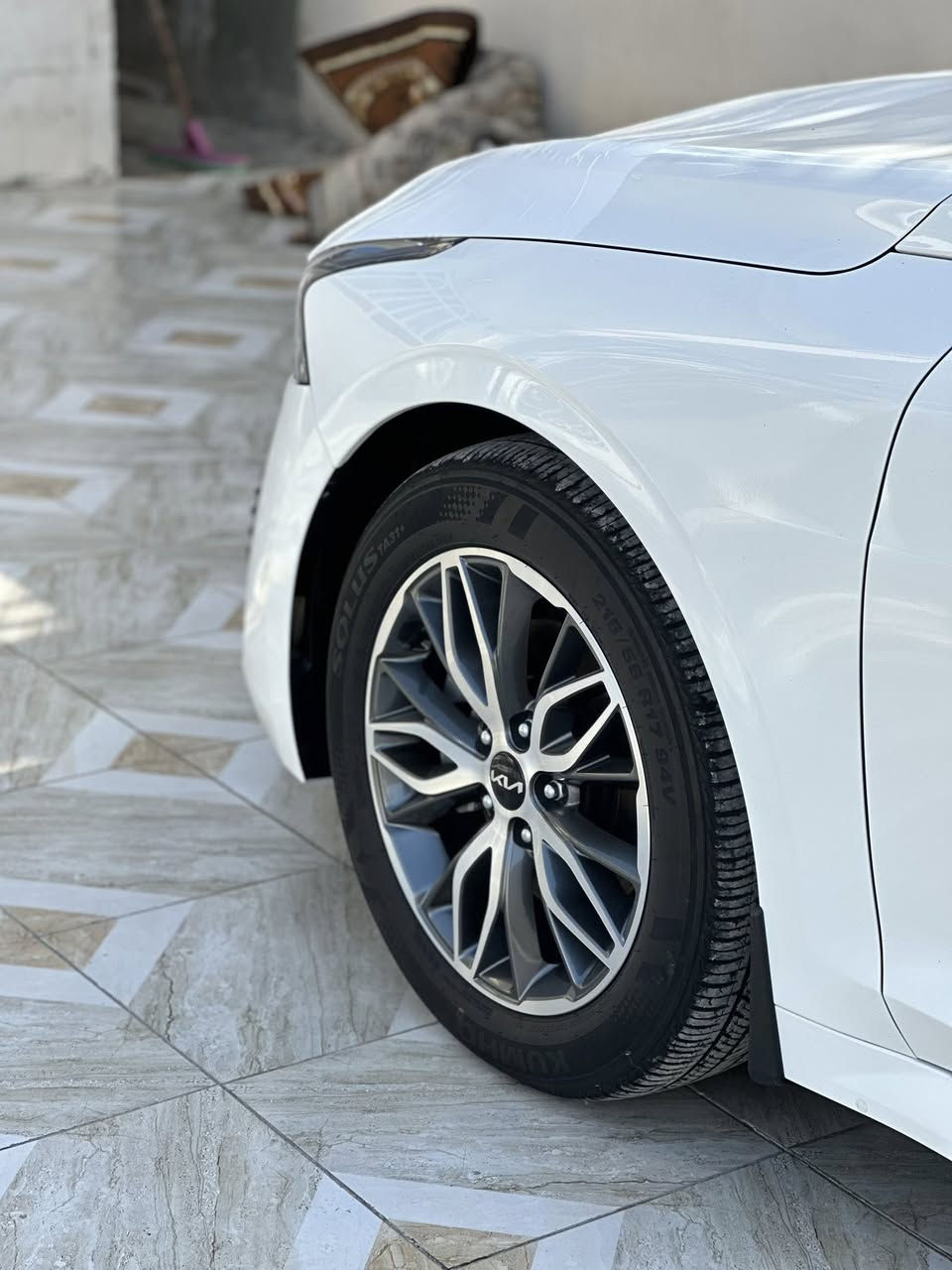 السلام عليكم 
كي فايف موديل 2023 (خليجي)vib
مكفوله كفاله عامه وضع شركه 
ماشيه 49 الف 
فول مواصفات 1/1 خمس كامرات 
عداد دجتال داتشوب بانوراما كشن حار بارد 
خزن ميموري فول اعله فئه vib محرك 2500
رقم سليمانيه تحويل ثاني يوم 
مكان السياره بابل الحله 
***********
