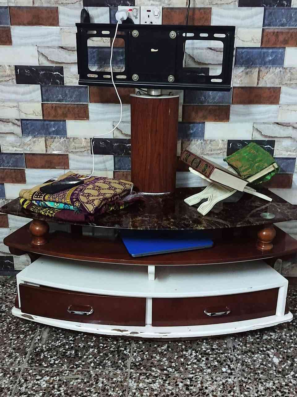 السلام عليكم ميز مال بلازما للبيع سعره 40 وبي مجال العنوان حي طارق القديمم***********
