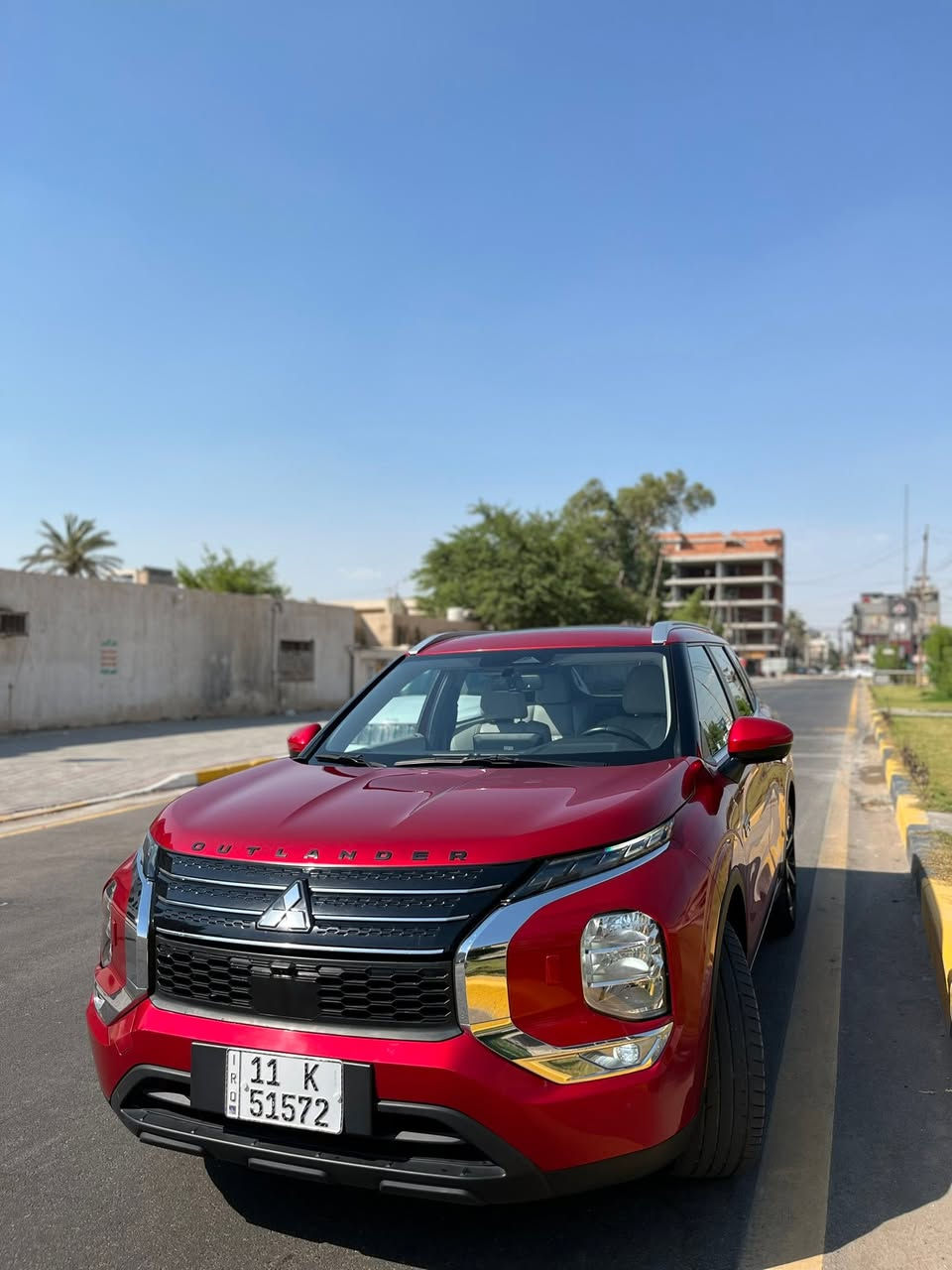 السلام عليكم السعر 193
موديل 2023
متسيوبيشي اوتلاندر  اعلة فئه VIB 
ثلاث انضمه (هايبرد بانزين شحن) 
فول مواصفات السياره كفاله عامه داخله طخه ب دعاميه وبيه بارد بسيط بل باب فقط كفاله عامه ماشيه 54 الف حقيقي 
مواصفات 
1-خمس كامرات 
2-مري شفط 
3- سبعه راكب 3قطع تبريد
4-توقف ذاتي
5-شاشه جبيرا ابل كار بلي
6-كير طياره 
7-صندوق كهربائي
8- وضعيات قياده6 
وبعد بيهه هواي مواصفات 
بغداد ***********
