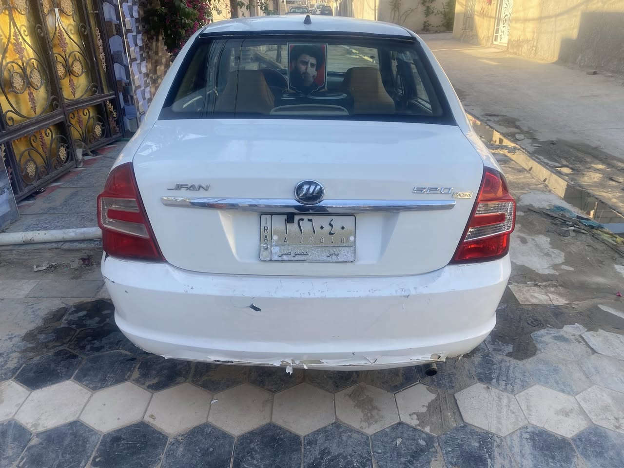 السلام عليكم 
سيارة ليفان للبيع 

التفاصيل 
رقم بابل انكليزي بسمي سنوية 28 
وكالة ومداور شرط 

كير مكينه خير من الله 
عينه وصينيه جديده شركة 
حدادية جديدة 
سنتر لوك  ريمونت

شاشة لمس

السعر 37 وبيها مجال 
العنوان نجف مستعجل ع بيعتها

الرقم ***********
