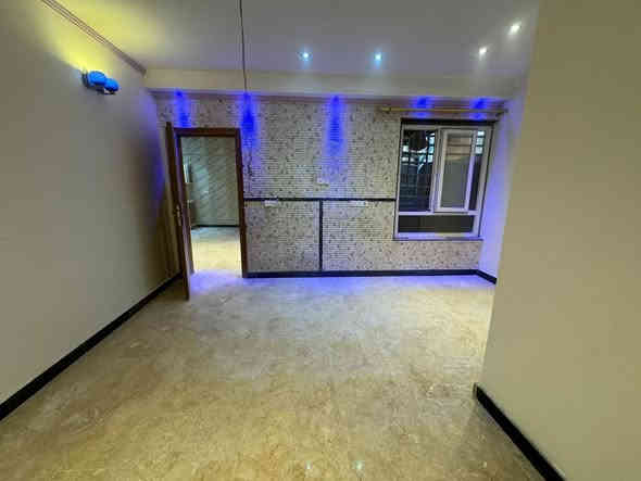 البيت للبيع 
الموقع:كربلاء مقابل فندق البارون طريق الحسينيه خلف معمل ثلج الهاشمي يبعد عن حرم ابا الفضل (ع) مسافه 7 دقائق 
المساحه: 104 م
ملاحظة: البيت طابقان الطابق الأول يحتوي على غرفه وحمامان واستقبال ومطبخ حار وبارد 
الطابق الثاني يحتوي على غرفه وصاله وحمام
السعر: 130 مليون وبي مجال
للتواصل : ***********
