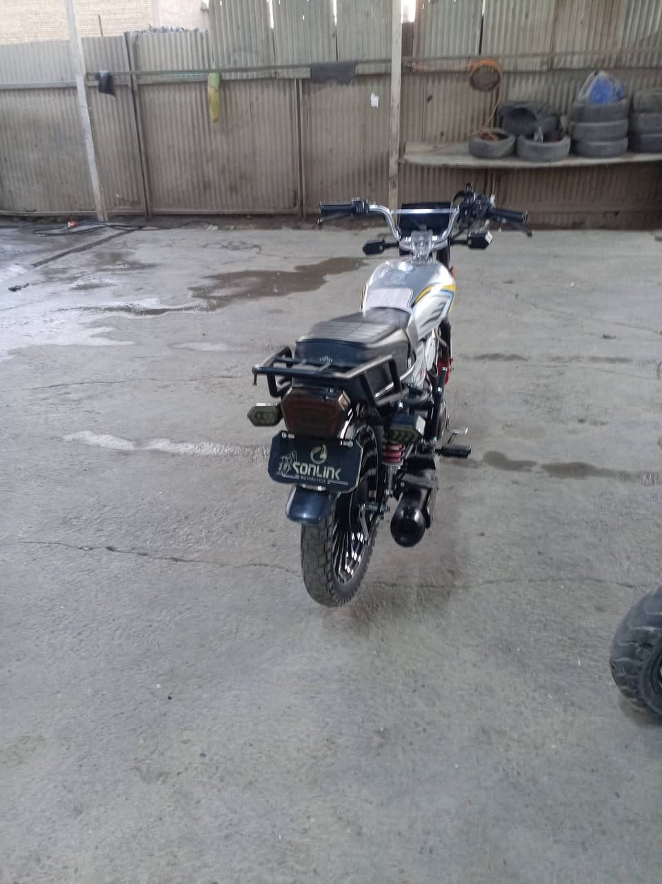 سلام عليكم دراجة سونك محرك اسودضاغطة وزنجيل كفالة عامة جيب فيت وفحص
موديل 2025 أوراق *********** مكان الحسينية
السعر 950
