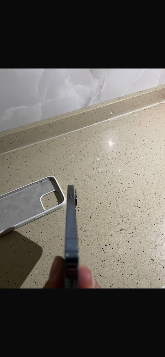 سلام عليكم iPhone 13 Pro ذاكرة ١٢٨ بطارية 🔋 ٩٠ ضهر مفطور ما مأثر علة جهاز كلشي ما بدل بي شي جهاز  شخوط بل شاشة خفيفات السعر٤٣٠ الرقم وتساب *********** خاص مفتوح
