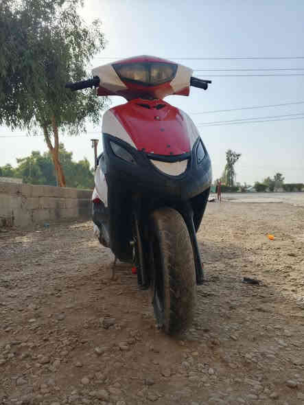 لبيع ماكس ياباني. محرك شرط لا صرف ولا بخار سرعه 140 كفرات بلادي. شرط رقم واحد  كهربايات شغال سلف كله شرط سعر 375ببي مجال اروس هم ***********
