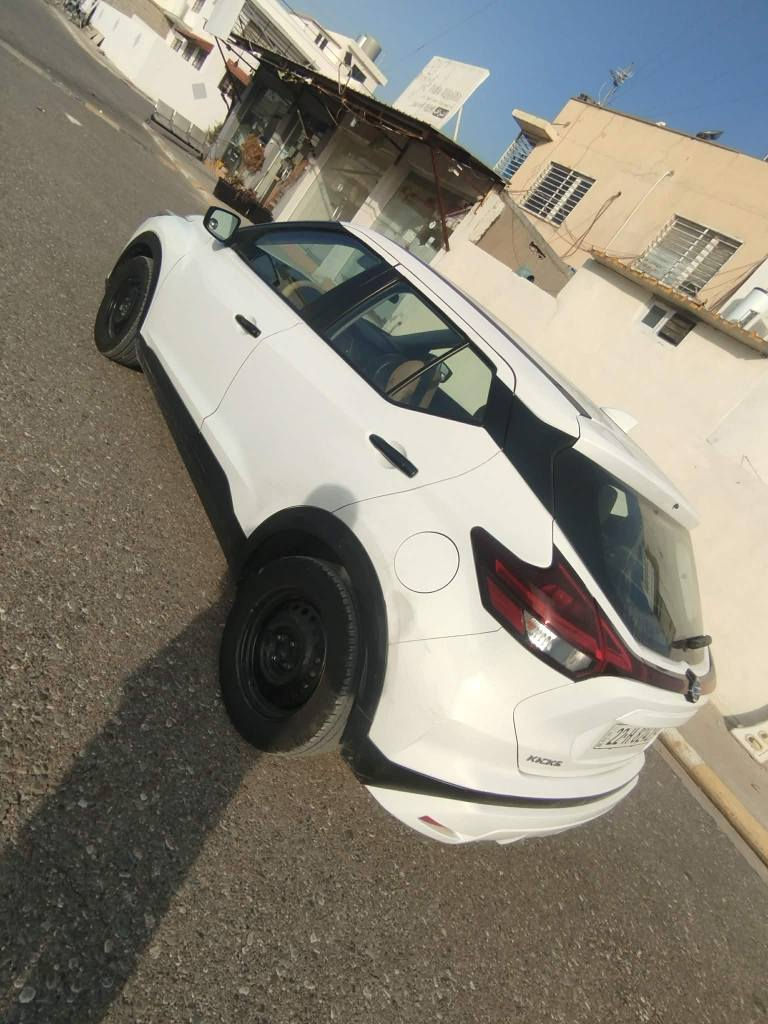 نیسان کیکس مۆدیل 2021
3پارچەی بویاغە بونیت جامرغ دەرکەی لای سایق سەنەوی هەتا 2028نویە هەزە مانگی 1بەسەر دەچی چار شوینی هەندەک تەعدیلی هەیە ژ.م *********** أربيل, العراق
