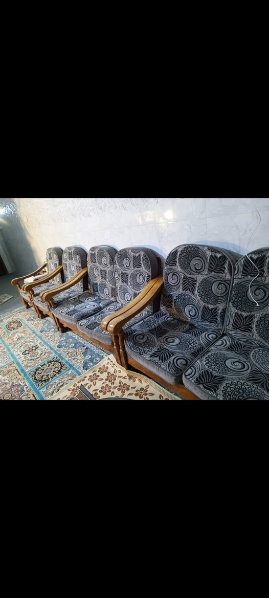 للبيع تخم ماليزي تزكام 7 مقاعد السعر 200 رقم الهاتف ***********
