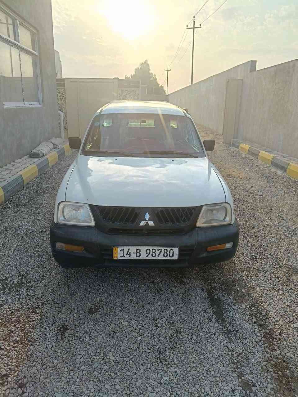 سلام عليكم مستبوشي 2006 رقم بصره انكليزي سنويه لل30 مكينه وكير جدد بخاخ حداديه 100 /100 سياره مكفوله من الضربه بيه مكانات صبغ سياره جاهز من كلشي
السعر 77 بيه مجال بسيط / مكاني البصرة 
اتصل ***********  بيع فقط
