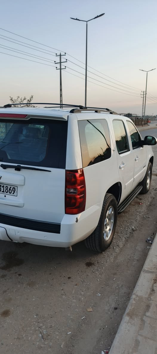 سلام عليكم تاهو مديل ٩ لبيع رقم وسنويه سليمانيه بسمي تحويل محرك ٥٣٠٠ كير +/- وارد خليجي بيه فقط بل جاملغ خلفي شخط وصار بي بخ قليل الستفسار*********** محافضه ميسان
