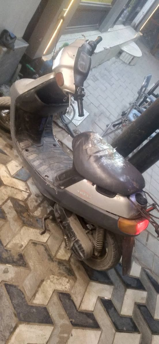 دراجه لبيع نقص بس باتري كلش حلوه شلعه معدل السعر ٢٠٠ وبيها مجال بصيط مكاني بغداد شعله اتصال ***********
