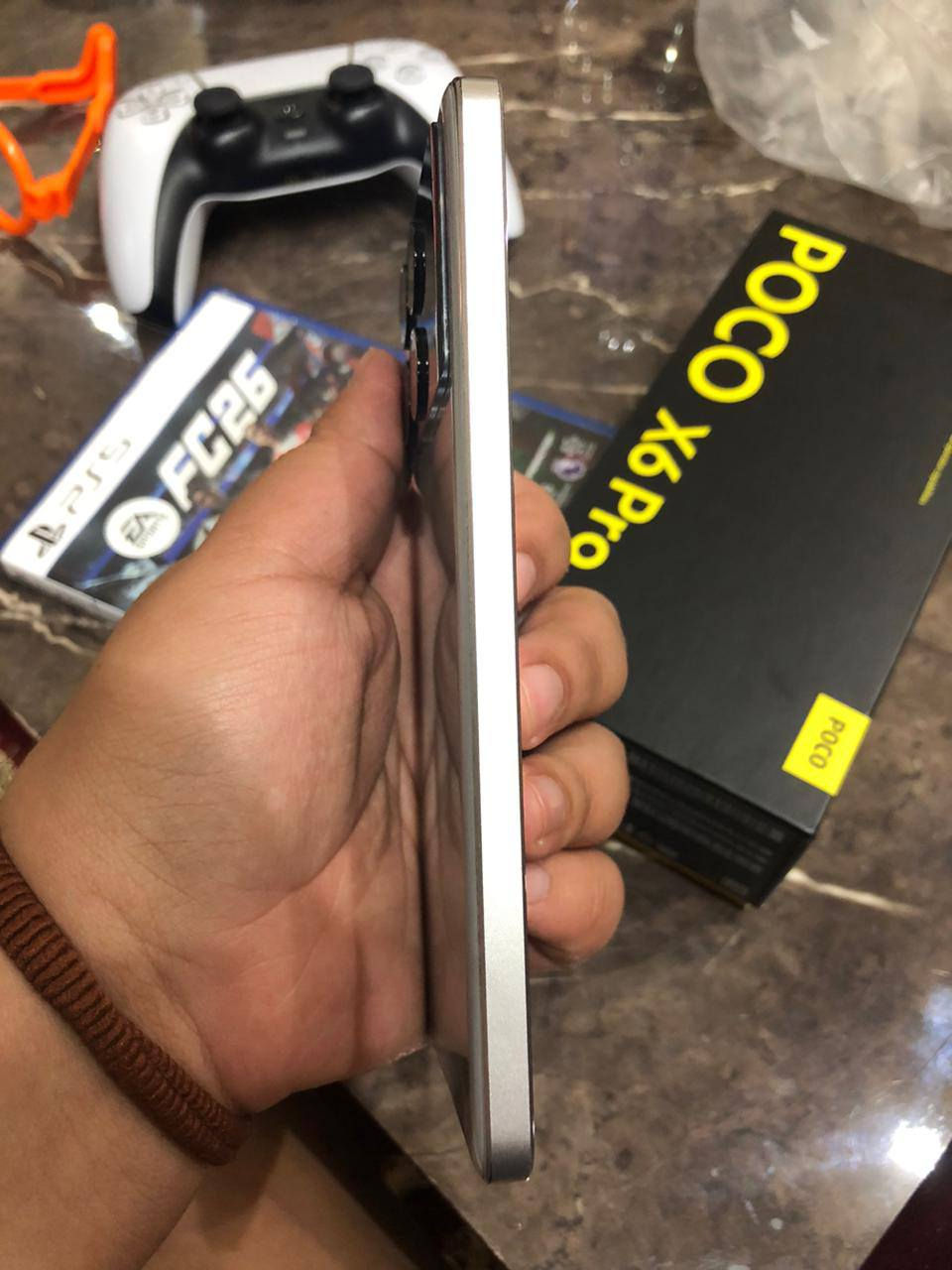 السلام عليكم 
POCO X6 PRO 5G 512GB  GREY 🩶 
120 فريم ببجي 
 نظيف غير داخل صيانة 
كامل ملحقات كارتونة وشاحنة وكفر 
ملاحظة / الشاشة بيها طبع اصبع ومتبين بالصوره وغير مؤثره ع اللمس نهائيآ 
السعر / 250 الف وبي مجال للشراي 
عنواني / بغداد الغدير ساحة ميسلون


**إذا كنت صاحب هذا الإعلان وتريد حذفه لأي سبب، رجاءا أرسل رسالة إلى الدعم الفني**