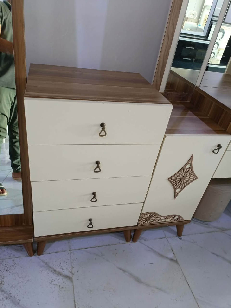 غرفة نوم  للبيع ٩قطع  بدون شد ونقل العنوان كركوك حي العسكري


**إذا كنت صاحب هذا الإعلان وتريد حذفه لأي سبب، رجاءا أرسل رسالة إلى الدعم الفني**