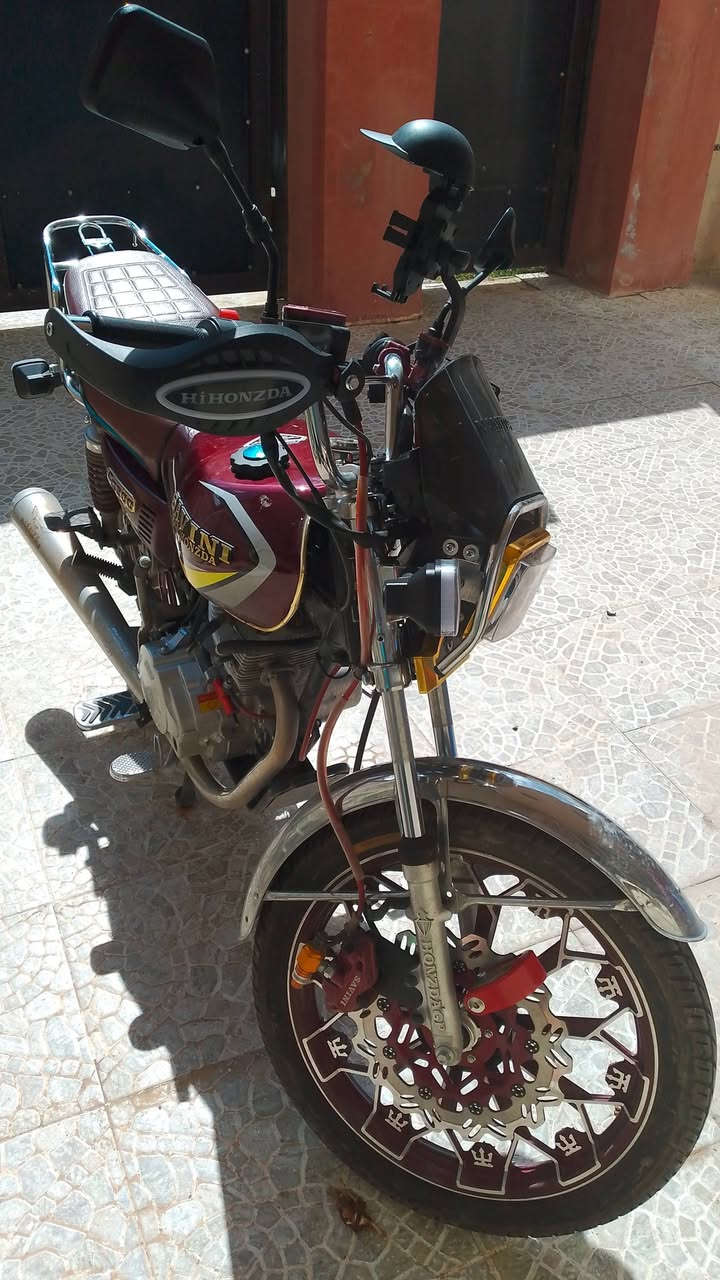 ماطور سافيني منفيس موديل 2025 بصمة وسلف محرك 200 فول مواصفات اخو الجديد استعمال قليل جدا ماشي 2900 كيلومتر حقيقي
سعر850 الف
مكاني اربيل كل الهلا بالشراي يتصل واتساب ***********
