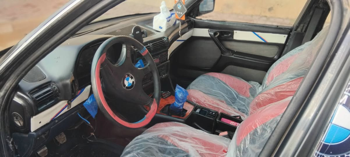 بي ام 730 شاد عليها محرك 735 لا تنقيص لا بخار كير عادي بدون عيب ترايك وين مايعجبك سيار كاعده وحلوه رقمها ديالي الماني بس ماندل راعيه اتكفل بيها سرقه وعشاير وغرامات وكل امور قانونيه وتجي تخذه من باب بيتي مكان سياره كركوك وسعره 20  ورقه وبيها مجال ***********
