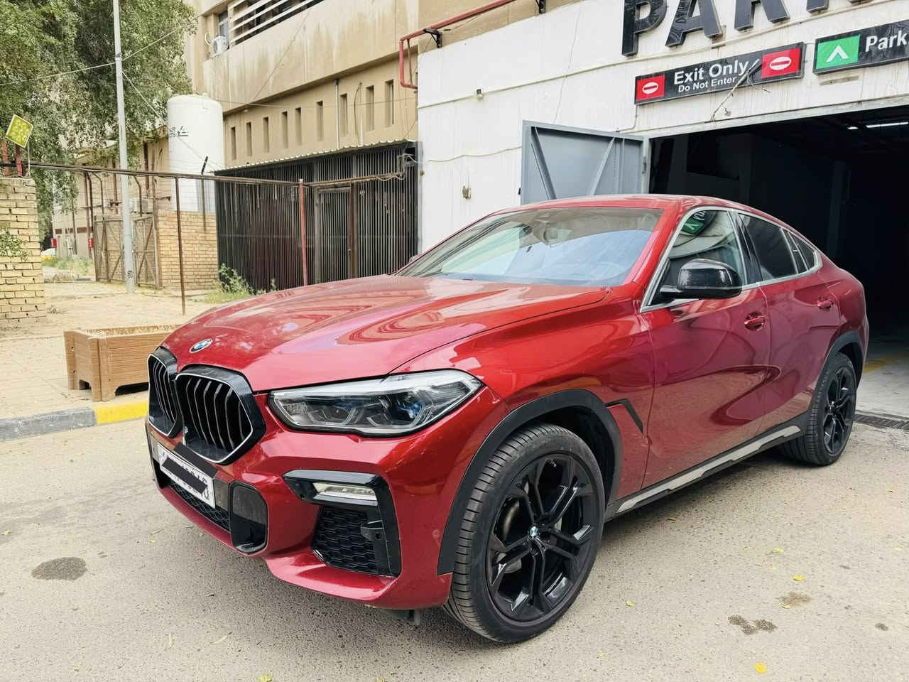🚘 للبيع
BMW X6 40 i ( 2023 )

▪️ وارد أمريكي – قطعة واحدة صبغ
▪️ رقم بغداد
▪️ الممشى: 46 ألف ميل
▪️ المحرك: 6 سلندر تيربو
▪️ السعة: 3000 CC
▪️ السيارة مغلفة بالكامل PPF

✨ المواصفات:
✔️ سقف بانوراما
✔️ مقاعد جلد كهرباء مع ميموري
✔️ تدفئة كراسي + حافظات أكواب
✔️ داتا شو
✔️ بصمة تشغيل وبصمة جميع الأبواب
✔️ كاميرات 360 درجة
✔️ جنطة خلفية كهربائية
✔️ لايتات LED أمامية وخلفية
✔️ نظام قيادة ذكي ومساعدات أمان متقدمة
✔️ تحكم مقود متعدد الوظائف
✔️ نظام صوت فاخر
✔️ مرايا كهربائية قابلة للطي
✔️ مكيف أوتوماتيك متعدد المناطق

🔹 السيارة نظيفة وجاهزة للاستخدام

📞 للتواصل ***********
