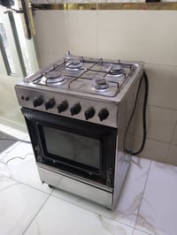 طباخ 4 مشاعل كله شغال حته الفرن مثل ماموضح بالصور سعر 75 للاستفسار اكث...