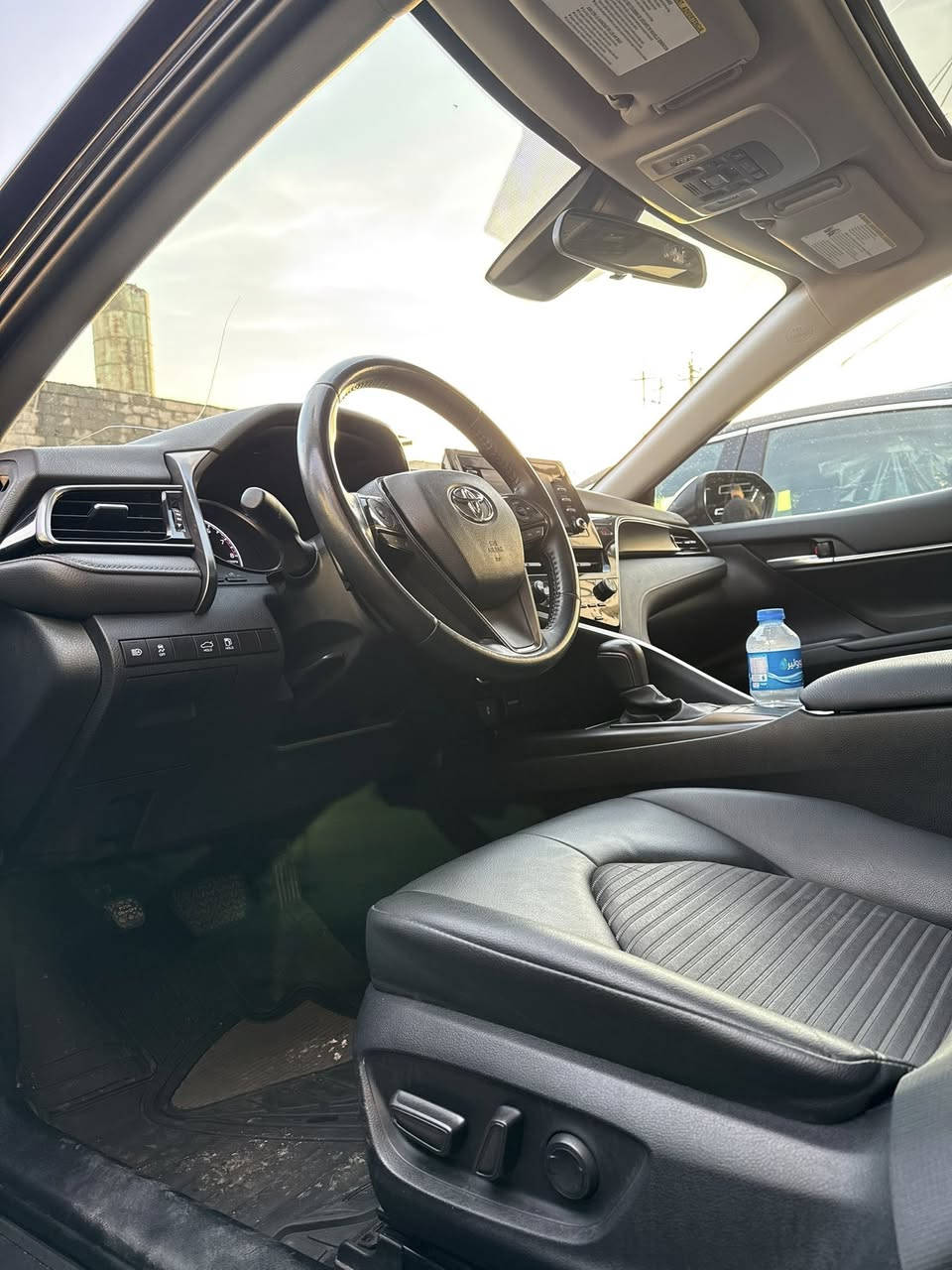 السلام عليكم
تيوتا كامري
2023
SE plus
فول 1/1
فتحة سقف_حساسات ورادارت 360درجة_كشن كهربائي _داخل جلد _تعديل مسار 
مواصفات ال seمعروف
حادث السيارة جداً خفيف بيها 3قطع صبغ بابين وجاملغ خلفي جهة سايق صور الحادث مرفقة بالمنشور بجم كبس حوض كبس بدون ايرباك بدون داخل وبيها كارت بين البابين جهة السكن فقط اما الباقي مكفول كفالة عامة
عداد المسافة:61الف ميل 
السيارة مرقم وكامل مناقصها برغي 
السعر :$178مجالها جداً جداً بسيط تفتر سوك العراق كلة اذا لكيت كامري هيج موديل وفول مواصفات ومرقم بهيج سعر انطيها ابلاش 
للتواصل والاستفسار الاتصال على الرقم الاتي:***********📞
