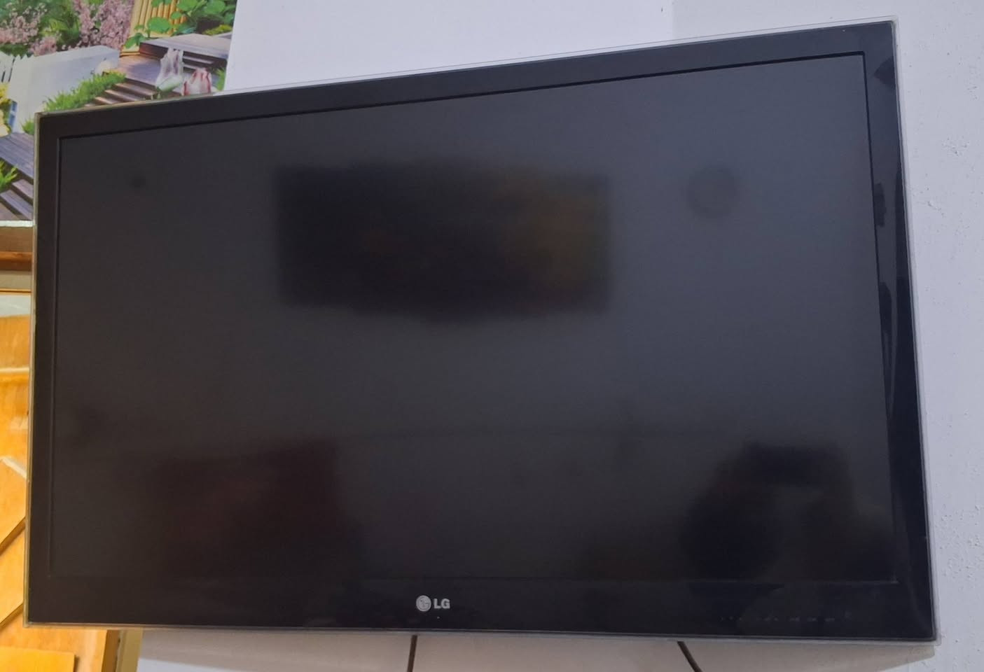 شاشه ال جي الاصليه مابيها نت حجم ٤٢  اصلا مقطوعه بالسوك شخط مابيها  اخت الجديده استعمال قليل جدآ وبلاديه ومداخله تصليح ابد شرط الفحص سعرها ٢٥٠ الف مكانه حله للإستفسار أكثر خاص وأكو توصيل


**إذا كنت صاحب هذا الإعلان وتريد حذفه لأي سبب، رجاءا أرسل رسالة إلى الدعم الفني**