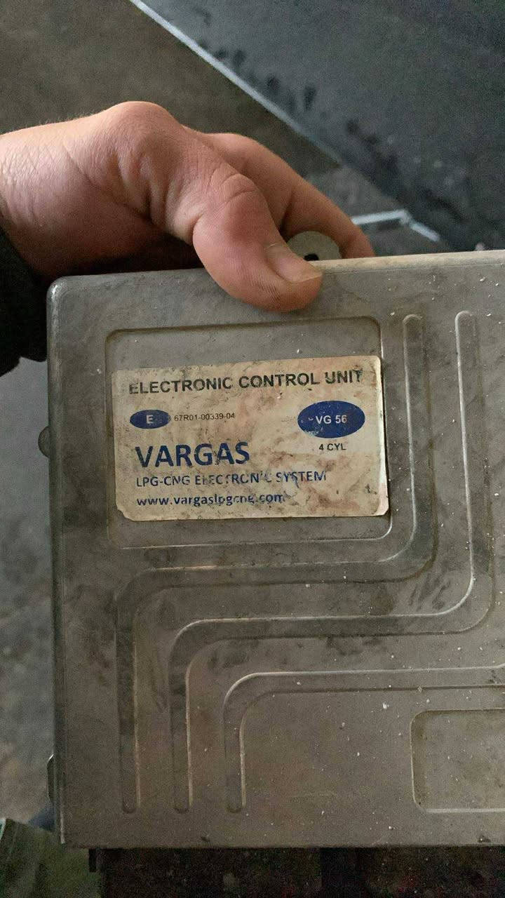 سلام عليكم ورحمة الله وبركاته
للبيع منظومه غاز تركي  للسيارات 6سلندر كامل غراضه حجم تاخذ 120لتره  عنوان اربيل دهوك ***********سعر 240
