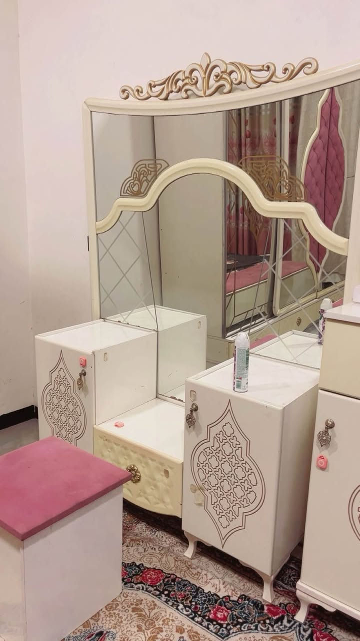 غرفه نوم تركيا عشر قطع سعرها 400 مكاني الري ***********
