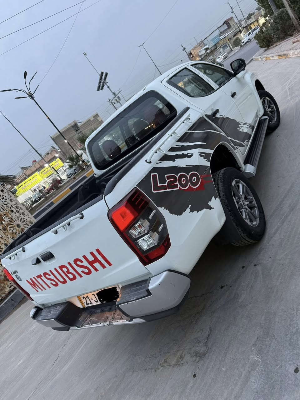 السلام عليكم ورحمة وبركاته للبيع بيكم متسيبوشي فور ويل كير عادي داخل احمر 4 كامرات دواره كشافات ويل كب رقم سليمانيه بسمي هزه وسنويه جديده هسه مجددهن مكفوله كفاله عامه فقط الدعاميه الماميه بيها فطر غيرها كفاله ماشيه 22 حقيقي سعرها 218 مكاني بغداد حي البنوك الاستفسار *********** مرارس حسب القناعه
