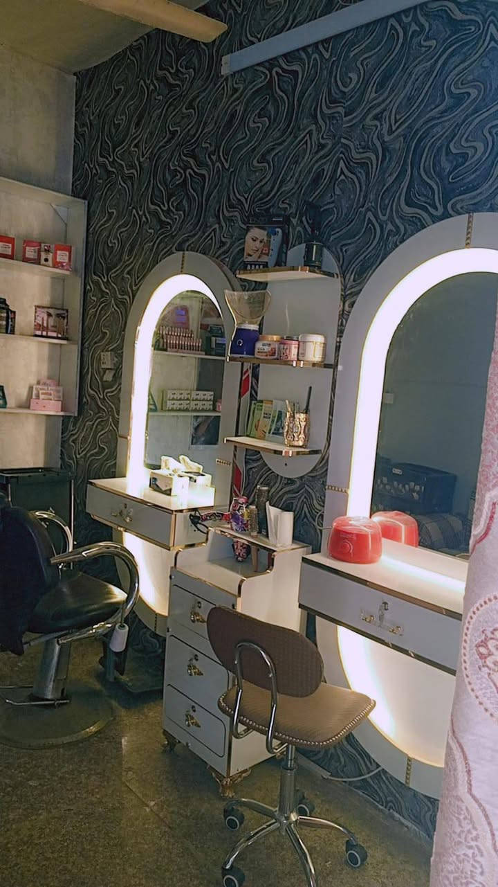 غراض صالون للبيع مغسله عربانه تخم رفوف ديكور مرايه وحده مع فاترينه ورف


**إذا كنت صاحب هذا الإعلان وتريد حذفه لأي سبب، رجاءا أرسل رسالة إلى الدعم الفني**