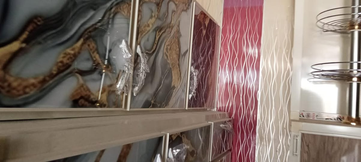 السلام عليكم كاونتر ٣قطع وقطعتين شغل جيد الداخل مبطن خشب السنك مرمر يتوفر جميع الالوان يوجد توصيل وشد داخل كربلاء فقط للااستفسار مرسالت الصفحه او ع الارقام ***********
