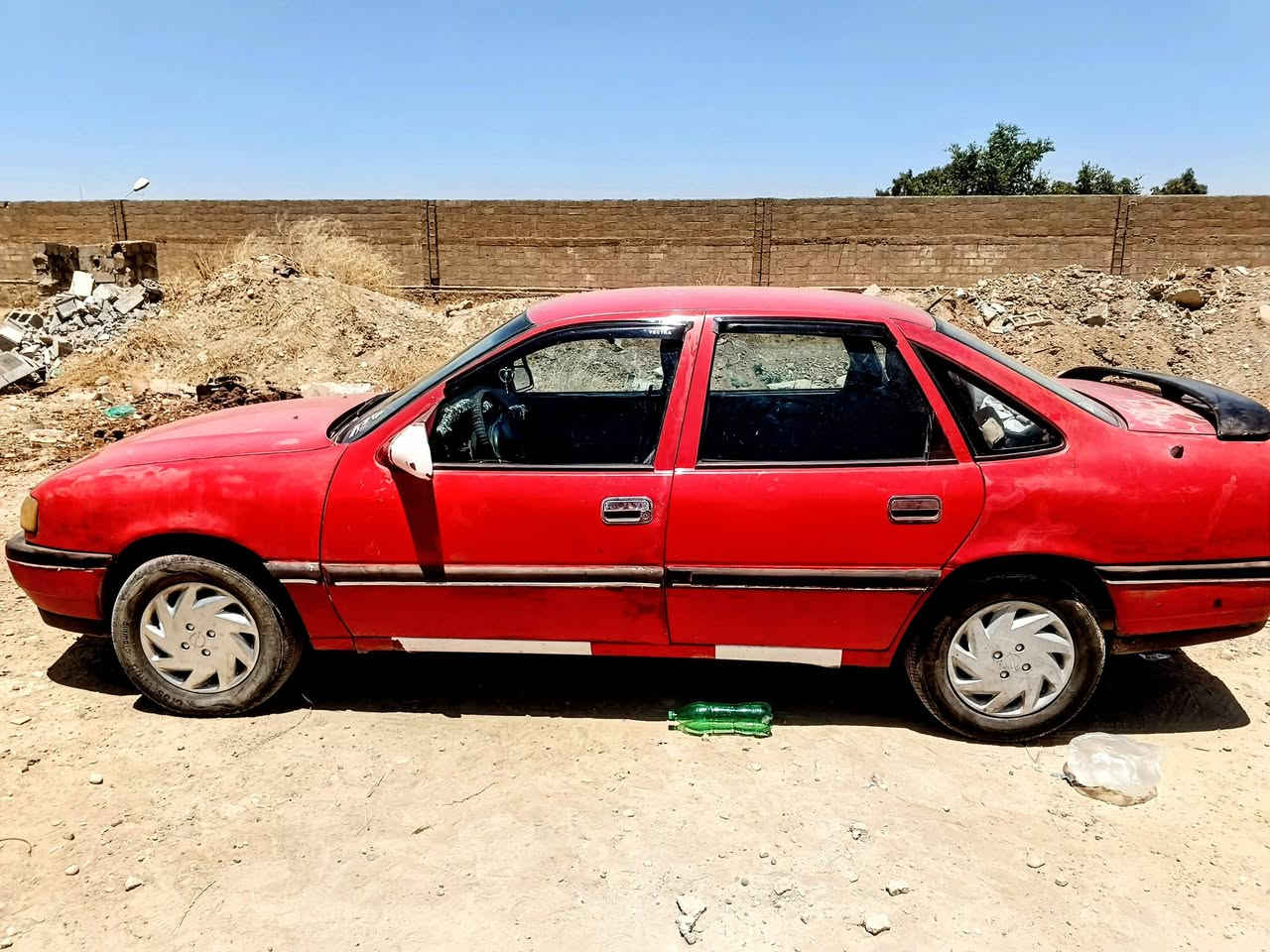 السلام عليكم اوبل فكترا للبيع موديل 1991  رقم كركوك شرط التحويل حجم المحرك 18 شرط لاتبخير ولاتنقيص كير اوتوماتيك حادث جامرلق الامامي الي من عند السايق والباب الخلف السايق مبدل بلادي بيها مكانات صبغ للجماليه سياره جاهزة ماتصرف عليها ربع السعر 45 ورقه وبيها مجال مكان السياره كركوك الاستفسار الاتصال على الرقم ***********
