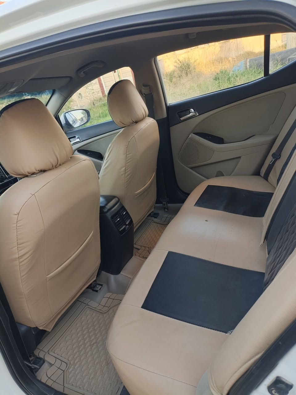 اوبتما 2012 خليجي مكفولة من الصبغ والتبديل فقط باردات زغار ما مبينات مكينة 2000 دوش ما مفتوحة  مكينة وكير بلاديات تبريد ثلج ترايك شرط 200 اقتصادية ونشطة سيارة جاهزة وكلش حلوة بالحقيقة ماشية 177 مدوشمة جلد ارضية وكشنات ما ناقصة برغي مكانهة بالديوانية المركز *********** سعرة ب 122 بيه مجال 
لد نهاري امامي
تحكم ستيرن اربع جهات
شفتات ستيرن
نضام ايكو تقليل صرف الوقود
كروز مثبت سرعة
مري شفط 
اشاير بالمري 
يدات نيكل داخل و خارج
ويل كب 18 رياضي بلادي 
تبريد قطعتين
ثلاجة بالجكمجة 
لاقطة تليفون 
لايت أوتو
حساس خلفي
دخل مطعم صاج 
داخل بيجي 
شاشة اعطال 
شاشة تبريد بيانو 
منفذ اواكس و USB
