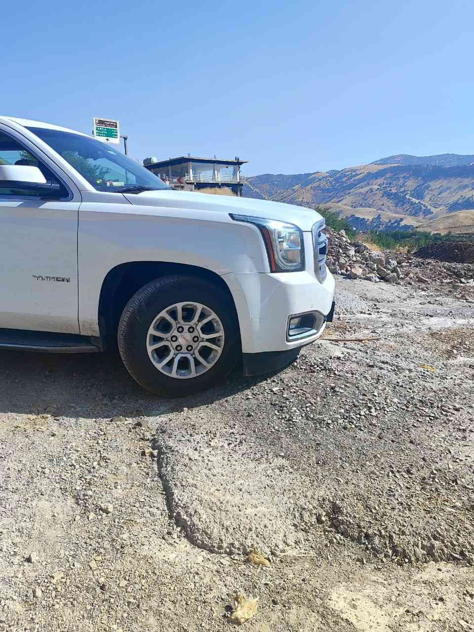 GMC يوكن
موديل 2017
خليجي
فئه SLE
مكفوله كفاله عامه 
سعة المحرك 53000
مغلفه ربع نانو 
ماشيه 160000km
السعر 35000 دولار ( 3 شدات ونص )
رقم ***********
