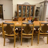 ميز طعام ضخم • نضيف • دور الضباط