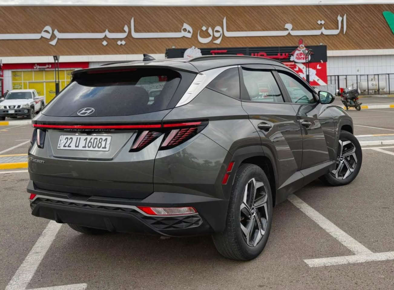 توسان 2023 ( بدون ايرباك ) فول مواصفات
اخت الكلين ( بدون تبديل وبدون ايرباك السياره كلها ليبل واحد ) الصور بالمشنور وعندي بيها سونار 

جديدة جدا وع وضع الشركة نظافة ١٠٠٪؜
ماشية 28 فقط 
دخول وترقيم جديد 
 
الكشر كله مكفول لاشخوط لارصعات والداخل جديد 
محرك ٢٥٠٠ - داخل لونين ابيض واسود 

فتحة ( سلايد ) - كشنات جلد  - رادارت 360 (امامي خلفي جانبي) - شاشة العدادات الكترونية (ديجتال) - تشغيل عن بعد - نقاط عمياء - شاحن وايرلس لاسلكي - صندوق كهرباء - تحديد مسار - تدفئة كشنات  - كشن كهرباء - اشاير بالمري - بصمة تشغيل وابواب - دخول ذكي  - نظام ترحيب - اوتو هولد - اوتو ستوب  - قيادة ذاتيه  - مثبت سرعة - توقف ذاتي امامي خلفي  (مانع التصادم )  -   تحكم ستيرن - وبعد بيها هووواي مواصفات 

‎السيارة جديدة بمعنى الكلمة وبالواقع بعد احلى وجاهزة من كل النواحي بدون اي نقص وكل التفاصيل مذكورة بالكامل 

‏‎السعر 208وبيها مجال كلش بسيط
مكاني بغداد 
‎‏‎للأستفسار هذا رقمي
*********** بغداد, العراق
