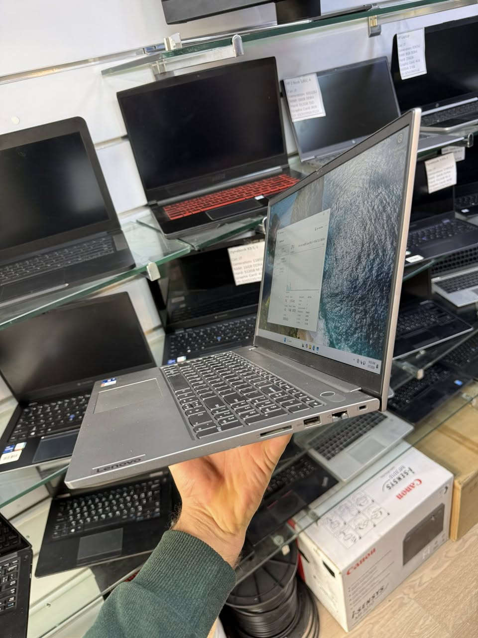 للبيعLenovo thinkbook G15
معالج Core i7/gen11 الجيل الحادي عشر 

رام  16GB-DDR4

 هارد  512GB-SSD

كرت داخلي شير 8GB كيكا

شاشة 15.6 انش

لابتوب نظيف وما بيه مشاكل 

السعر 540 الف واصل جميع محافظات

‏‎ماوس وحقيبة هدية مع الجهاز

ضمان لمدة اسبوعين بعد استلام

تفحص براحتك قبل استلام من مندوب

للتواصل عبر الواتساب او الماسنجر
***********
