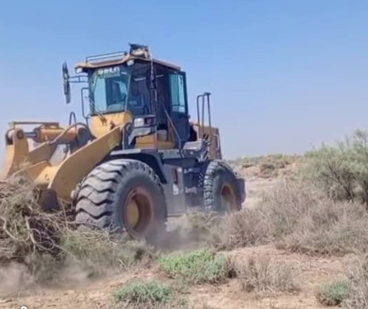 شفل ال جي حجم ٥٣ للبيع إذا مراوس بشفل حجم ٣٦ المكان الديوانية ***********
