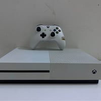 اكس بوكس ون اس • ٥٠٠جيجا • نظيف