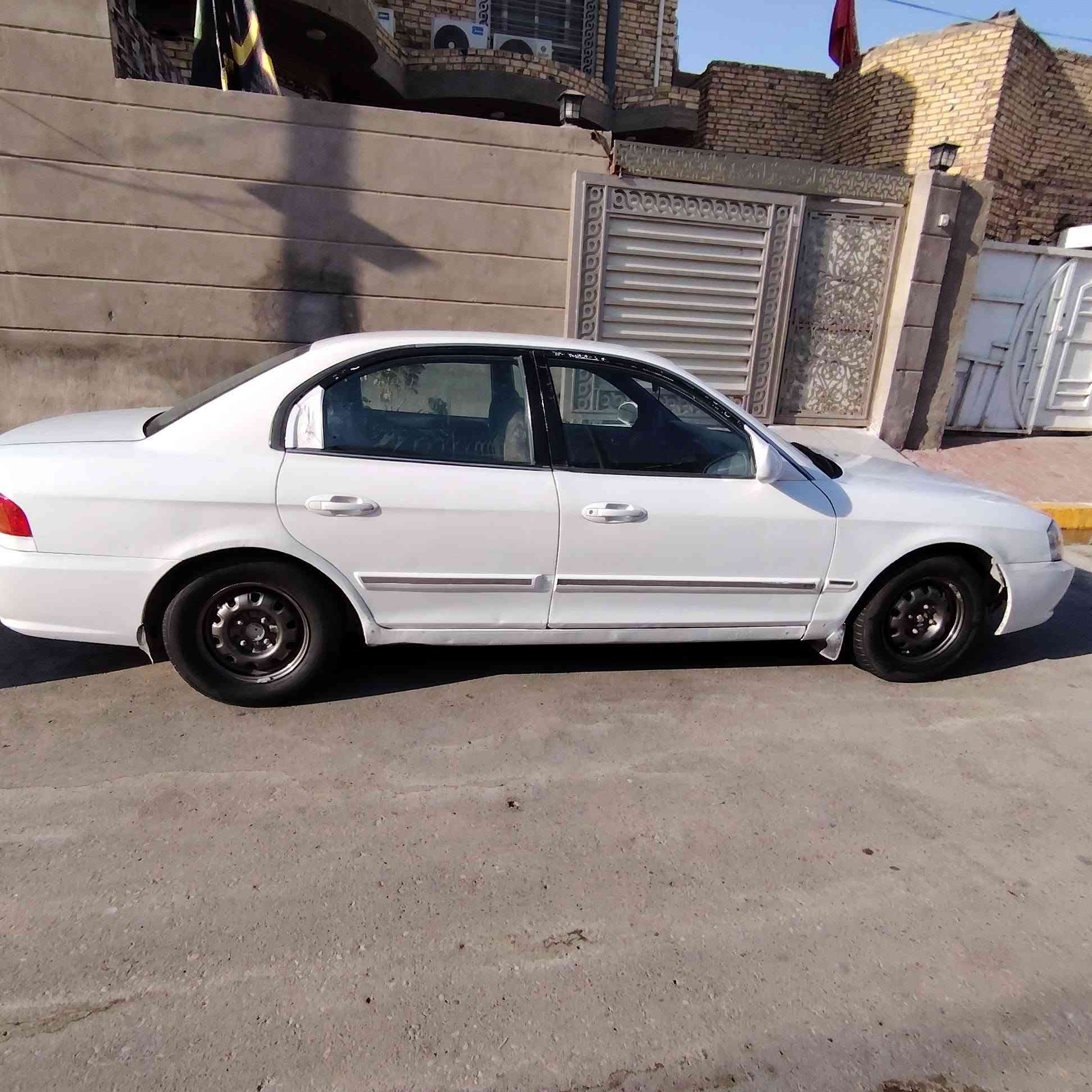 اوبتما موديل 2001
وارد خليجي مكفولة من الضربه 

مكينه وكير جدد 

تبريد مكفول شرط

السيارة أصل بانزين وشادلها منظومة غاز يعني أنسى الصرف مالتها

تخم تاير جديد شرط 

صدر الامامي والخلفي جديد 

مكان السيارة الديوانية

***********

سعرها 55 وبيه مجال للطيبين
